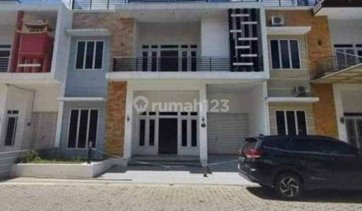 Rumah mewah siap huni lingkungan aman di Paris 2, Pontianak 1