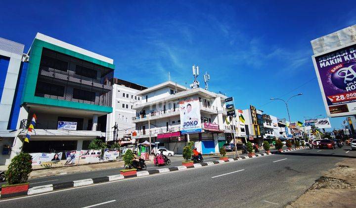 Ruko full beton, cocok untuk Bank di Gajahmada, Pontianak 2