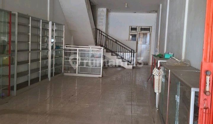 Ready-to-Use Shop House, Strategic Location by the Road in Perdamaian