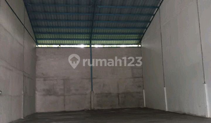 24-Hour Security Ready-to-Live-in Warehouse with Wide Road Access in Ayani 2