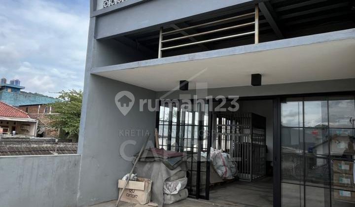 Bangunan Rumah Kokoh dengan Ruangan Blong Tanpa Sekat di Margaasih