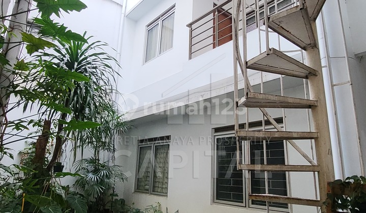 Full Furnished Boarding Building on Surya Sumantri Main Road, Bandung