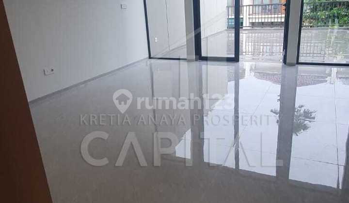 Rumah Tinggal Baru Minimalis Siap Huni di Setraduta Rumah Tinggal Baru Minimalis Siap Huni di Setraduta