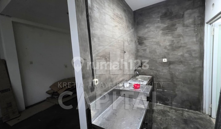 Riau Wing Pavilion House with a Strategic Position, Suitable for Both Residences and Business Premises. 2