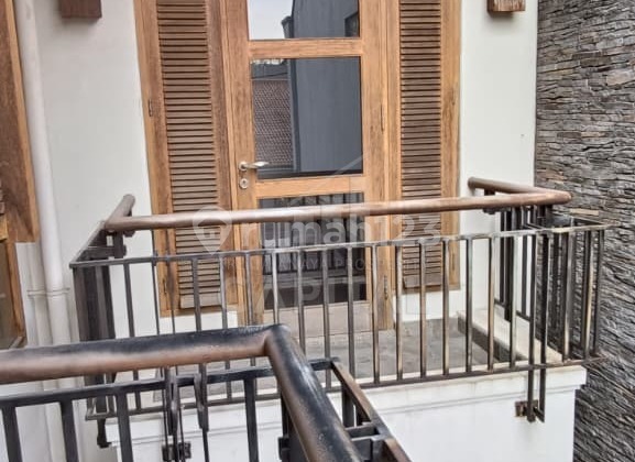 Rarely Available, Affordable Ready-to-Live House in Central Bandung, Riau Wing. 2