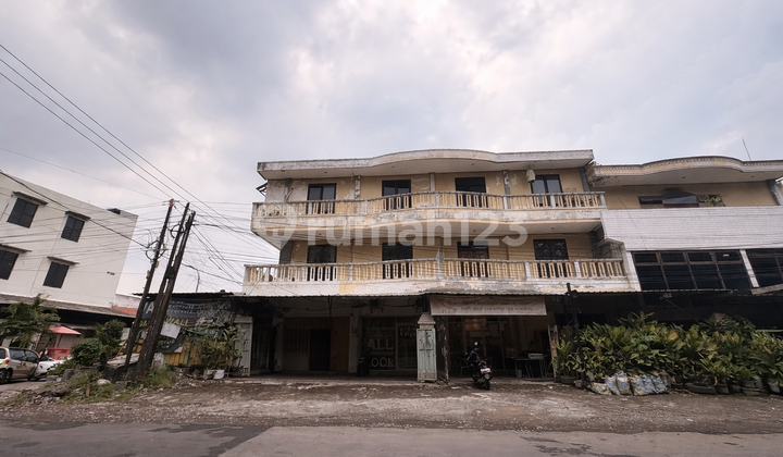 For Rent 1-Story Strategic Shop House in Ngagel Surabaya Near School
