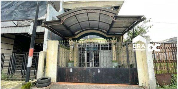 Rumah 2 Lantai Pinggir Jalan Raya Comal 1