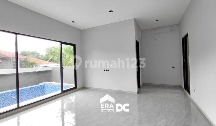 Disewakan Rumah Hook Ada Kolam Renang Kondisi Baru Gress Siap Huni di Gajah Mungkur Semarang