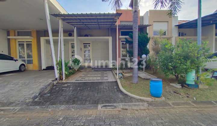 GDI House in the elite Graha Padma area of Semarang, near Karangturi School, Columbia Hospital, and A Yani Airport. 1