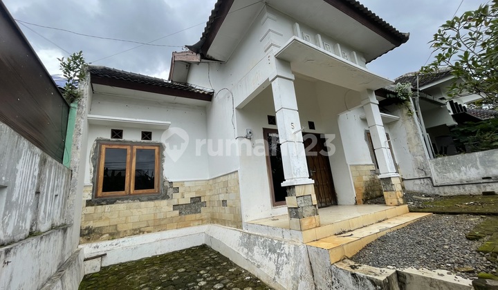 For Rent House Near Undip Campus Tembalang Semarang 2