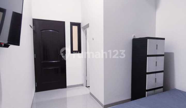A good fully-occupied boarding house in the center of Semarang city.