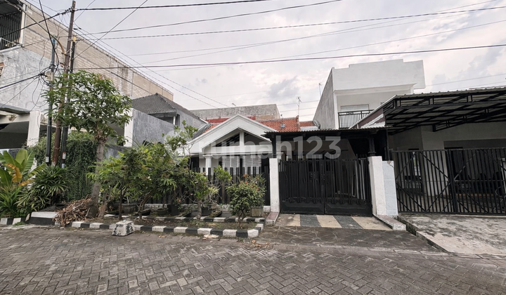 Dijual Rumah bisa untuk Kost Dekat Kampus Ubaya Surabaya