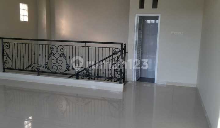 New 2-story shophouse in the city center of Kudus 1