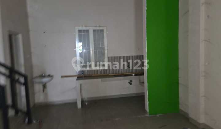 2-story shophouse ready to use, just 1 minute to Pati square. 2