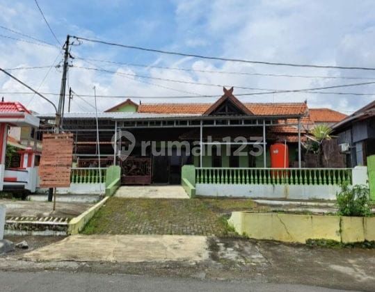 Dijual Rumah Model Lama di pinggir jalan Pusponjolo Semarang Barat 1