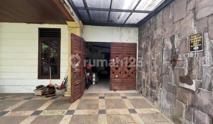 Rumah besar di Gajahmungkur Semarang Atas 2