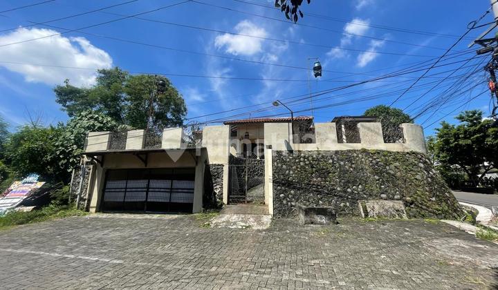 Dijual Rumah Besar dengan Tanah Luas di Tengah Kota Semarang 1