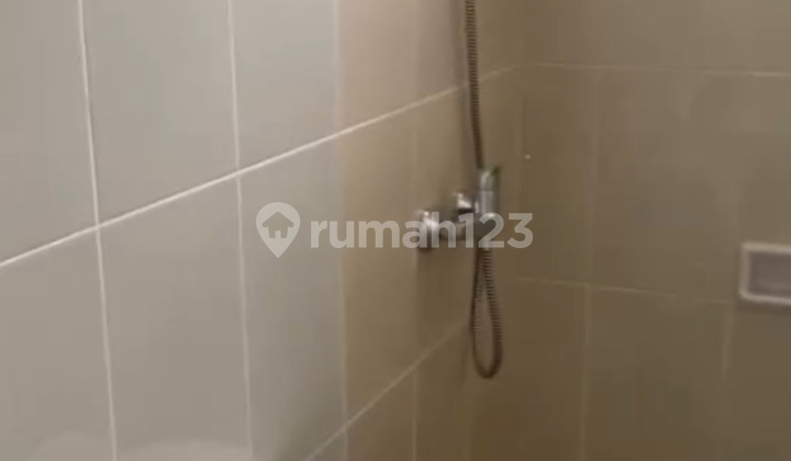 Disewakan Rumah 2 Lantai Full Furnished Paramount Semarang Barat 2