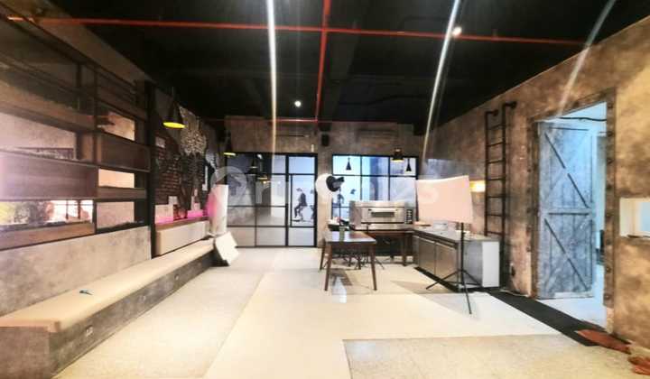 Dijual Ruang Usaha Beserta Isinya di Pinggir Jalan Raya Ngaliyan Semarang 1