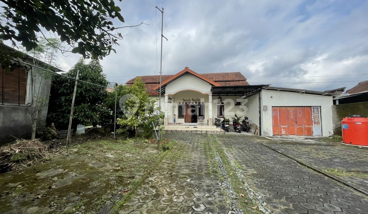 Rumah ada kamar untuk kost2an yang masih aktif dan ada bangunan untuk warung/usaha di Ungaran Barat 1