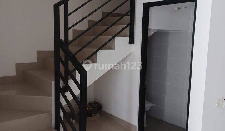 Dijual Rumah Unfurnished SHM di Kedoya Selatan Jakarta Barat 2