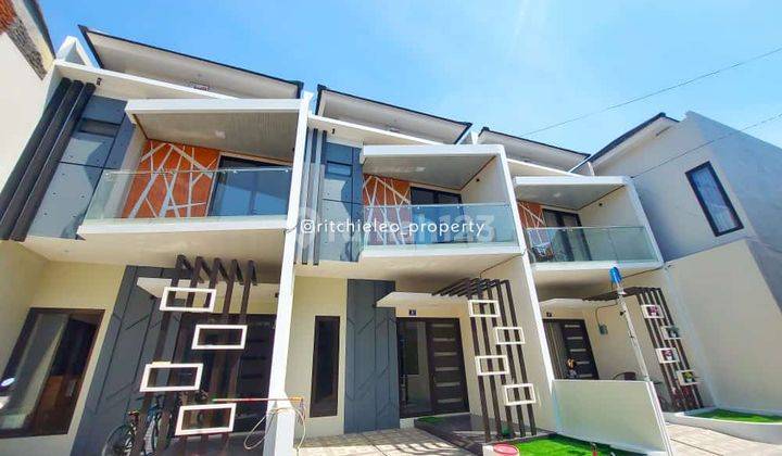 RUMAH MEWAH DEKAT KAMPUS PETRA 1