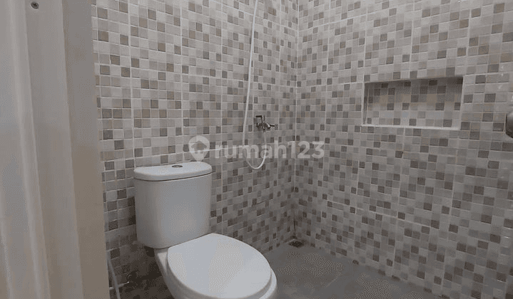 Rumah murah surabaya, 2 lantai dekat kampus Petra 8