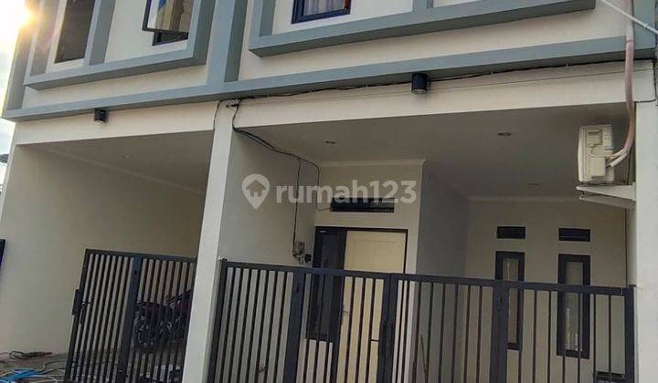 Rumah baru 2 lantai, perumahan wonorejo selatan rungkut 1