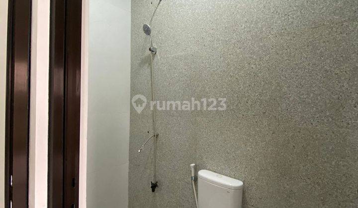 Rumah baru 2 lantai,free semua biaya, dekat kampus upn rungkut 2