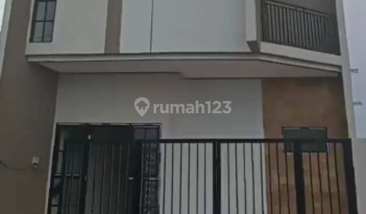 Rumah baru 2 lantai surabaya utara 1