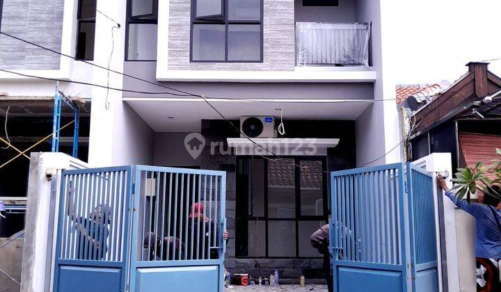 Rumah baru 2 lantai dekat kampus UPN rungkut 1