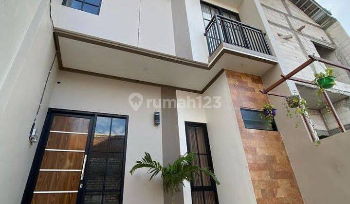 Rumah cantik baru 2 lantai surabaya utara 1