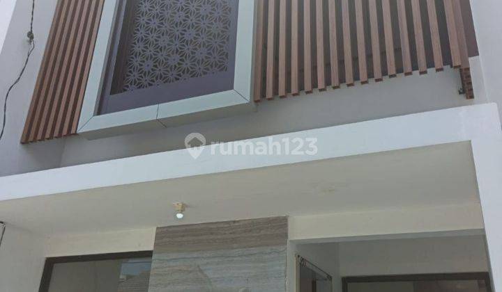 Rumah baru 2 lantai, selangkah ke kampus UPN rungkut 2