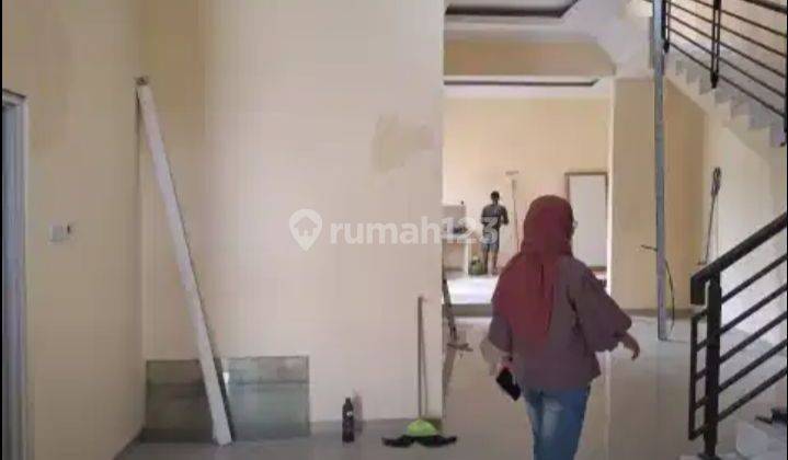 Rumah baru 2 lantai dekat kampus upn rungkut 2