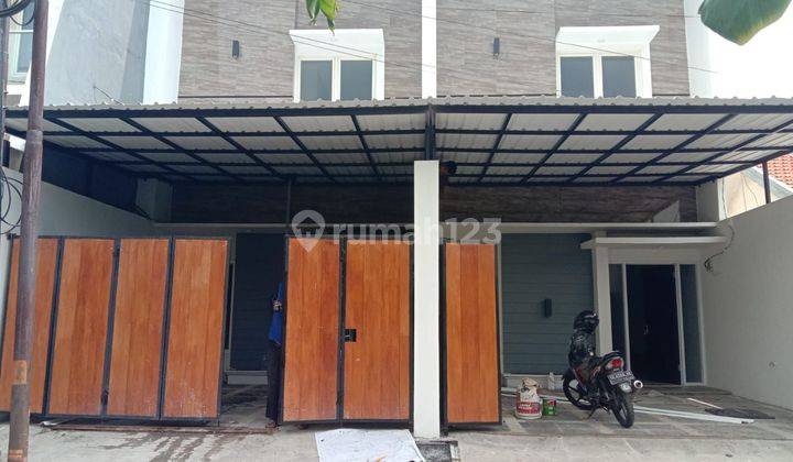 Rumah baru 2 lantai dalam perumahan di Rungkut asri utara 2