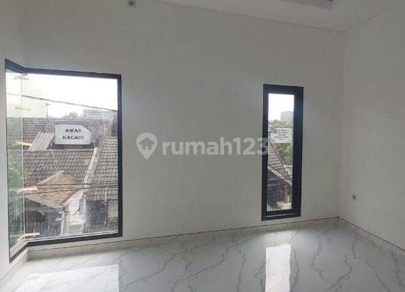 Rumah baru 2 lantai wisma tropodo waru sidoarjo 2