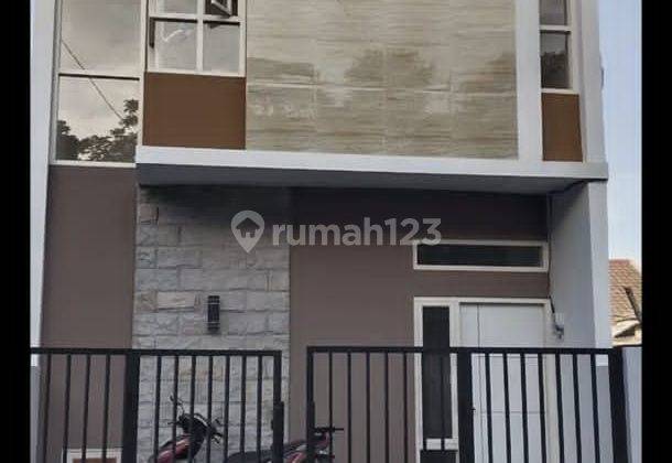 Rumah baru 2 lantai lokasi dalam  perumahan SHM 2