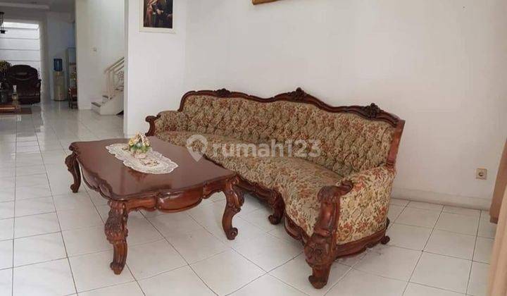 Rumah Alam Segar 2 Lantai Bagus Disewakan Dengan Perabotan 2