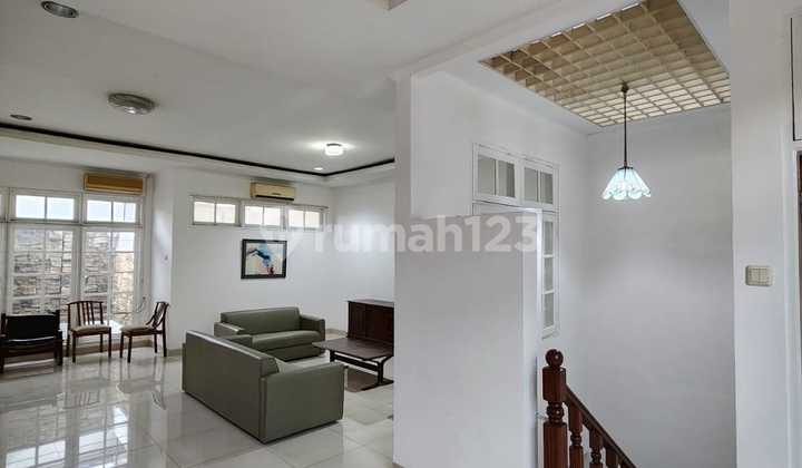 Green Building - 2-Story Furnished House