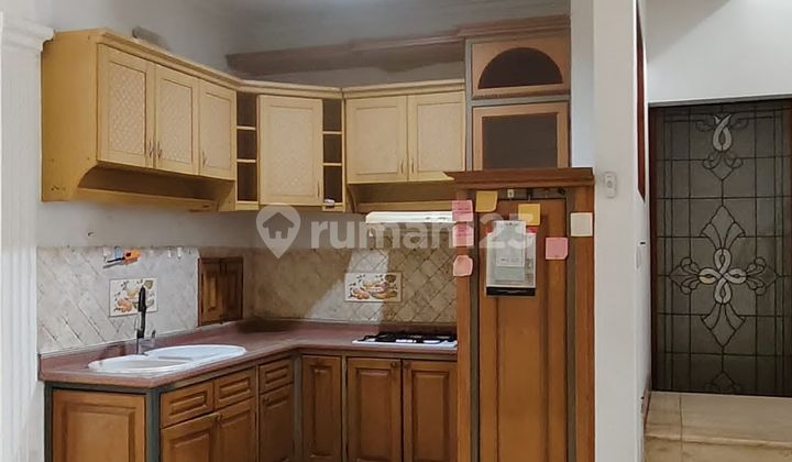 Semi-furnished house in Pondok Indah near PIM 2