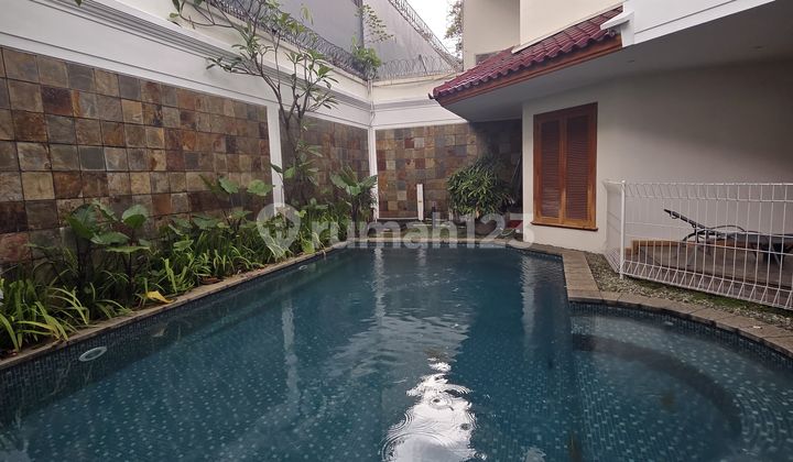 Rumah Besar 2 Lantai With Swimming Pool di Area Private Premium Pondok Indah 2