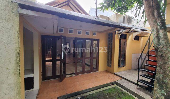 Rumah nyaman di jalan Durian Banyumanik Semarang
 2