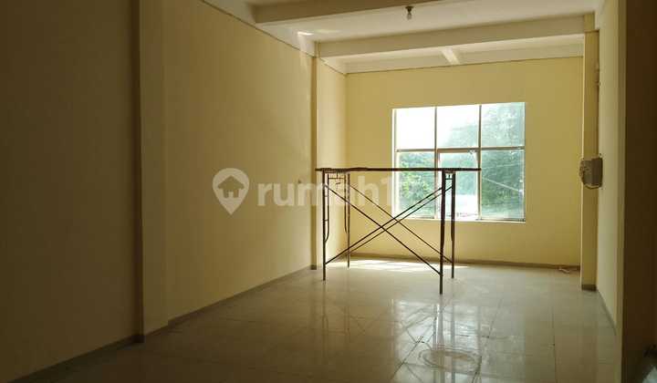 For Rent 3-Story Shop House in Karangsaru Semarang 2