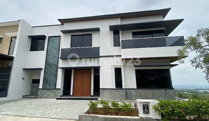 Rumah 2 Lantai Furnish di Pandanaran Hill Tembalang Semarang 1