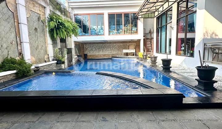 Rumah Mewah Ada Kolam Renang di Tembalang Semarang 1