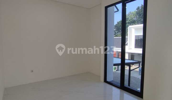 Rumah Baru Cantik Dengan View Kota Semarang Di Cluster Banyumanik 2