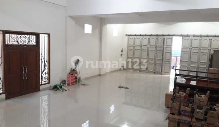 Shop House and Residence in Ki Mangunsarkoro Brumbungan Semarang 2