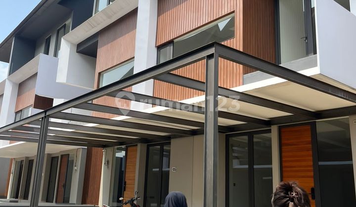 Privat Cluster Townhouse Mewah Lokasi Premium Belakang Akpol 1