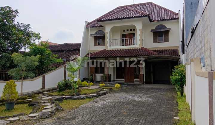 Rumah Halaman Luas Di Manyaran Semarang 2