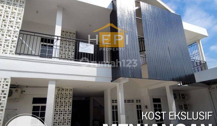 Kost Eksklusif Aktif Di Menjangan Semarang Timur, Parkiran Luas 1